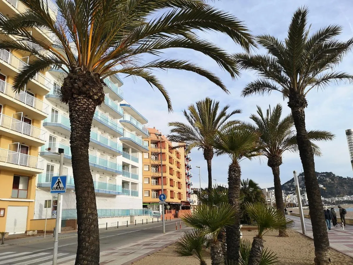 בלאנס Apartamentos Elvira 0*,  ספרד